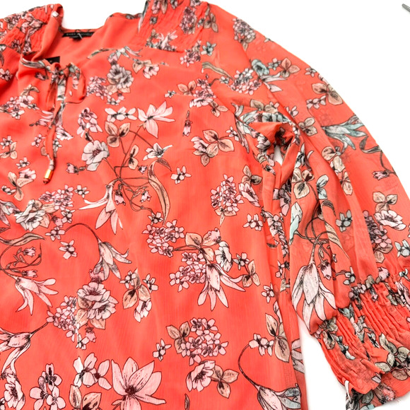 SARA MICHELLE NWT Womens 2X Coral Pink Floral Tie Neck Crepe Tunic Blouse Ruffle - Picture 1 of 7